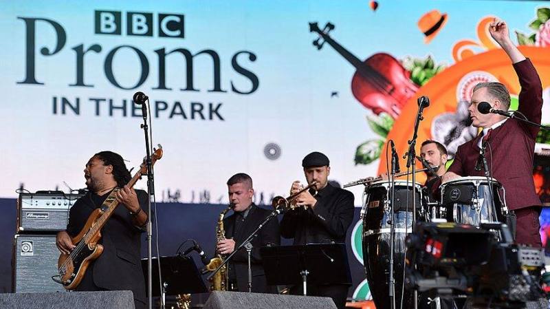 970613_594612883913931_1720839484_n